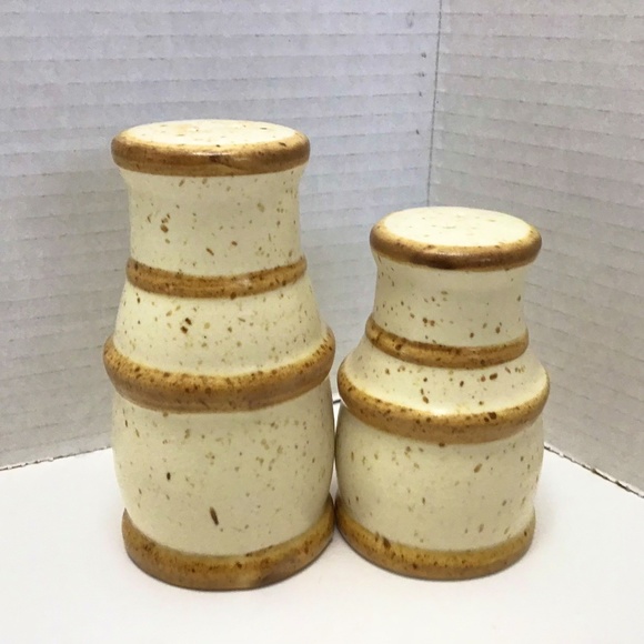 Vintage Laurentian Pottery Salt & Pepper shakers - Picture 1 of 6